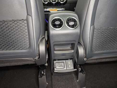 Certified 2025 Mercedes-Benz GLA 250 4MATIC image 21