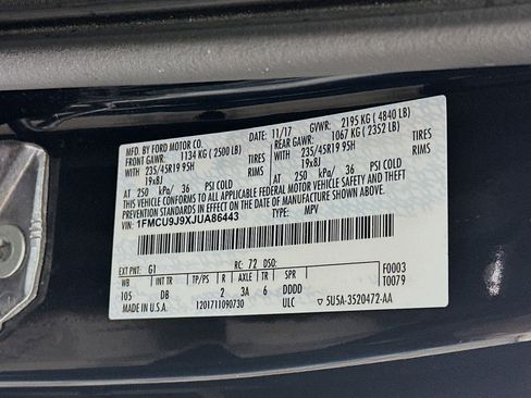 Used 2018 Ford Escape Titanium w/ Ford Safe & Smart Package AWD/4WD image 12