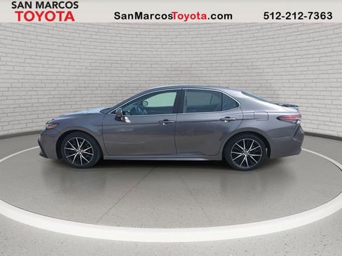 Used 2022 Toyota Camry SE image 8