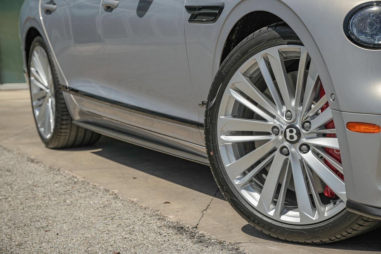 Certified 2025 Bentley Flying Spur Plug-In Hybrid AWD/4WD image 6