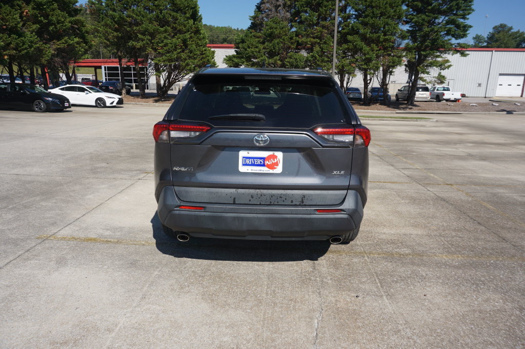 Used 2021 Toyota RAV4 XLE FWD image 22