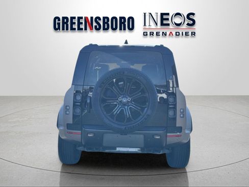 Used 2025 Land Rover Defender 110 AWD/4WD image 4