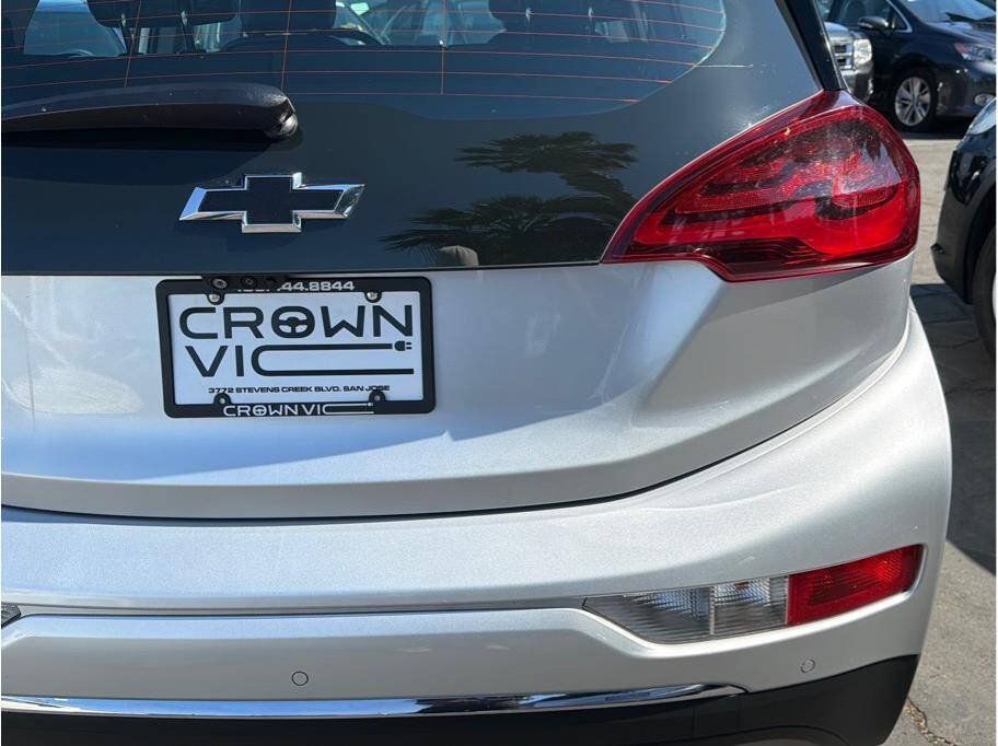 Used 2020 Chevrolet Bolt Premier w/ Infotainment Package FWD image 24