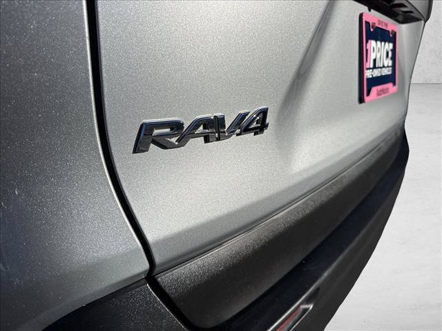 Used 2019 Toyota RAV4 LE FWD image 25