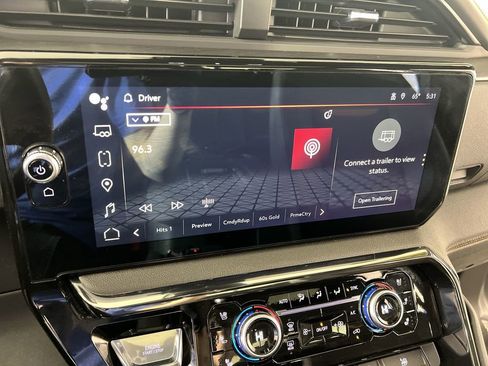 Used 2022 GMC Sierra 1500 AT4 w/ AT4 Premium Package image 14