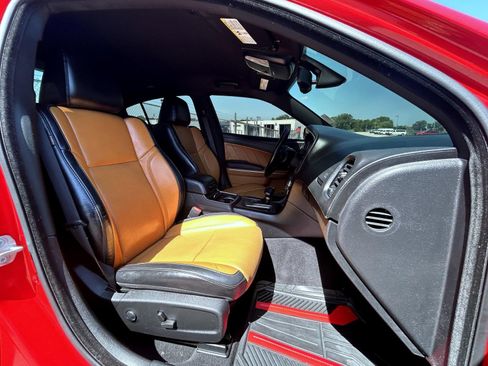 Used 2022 Dodge Charger SXT w/ Plus Group RWD image 17