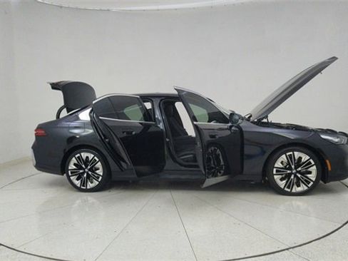 Used 2026 BMW 530i image 74