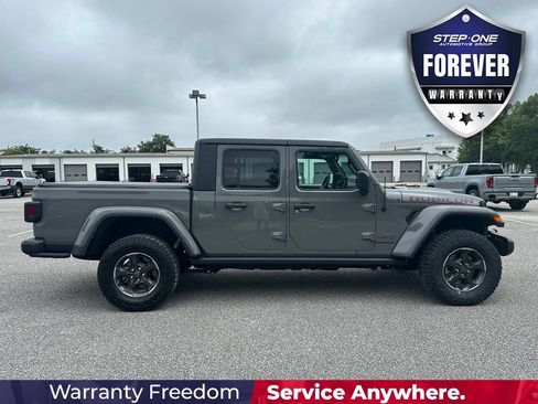 Used 2022 Jeep Gladiator Rubicon w/ Trailer Tow Package AWD/4WD image 7
