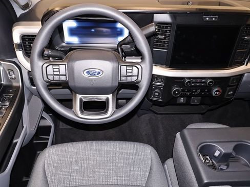 New 2026 Ford F350 XLT w/ XLT Premium Package AWD/4WD image 17