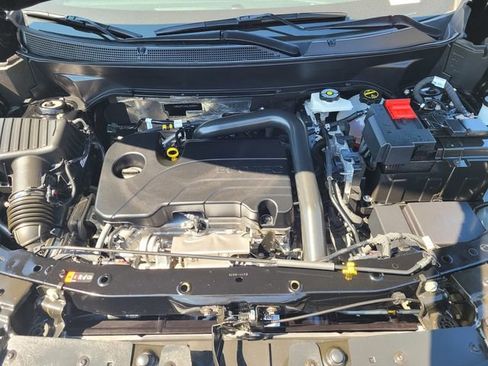 Used 2025 Chevrolet Equinox LT image 28