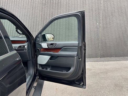 Used 2022 Lincoln Navigator L Reserve image 24