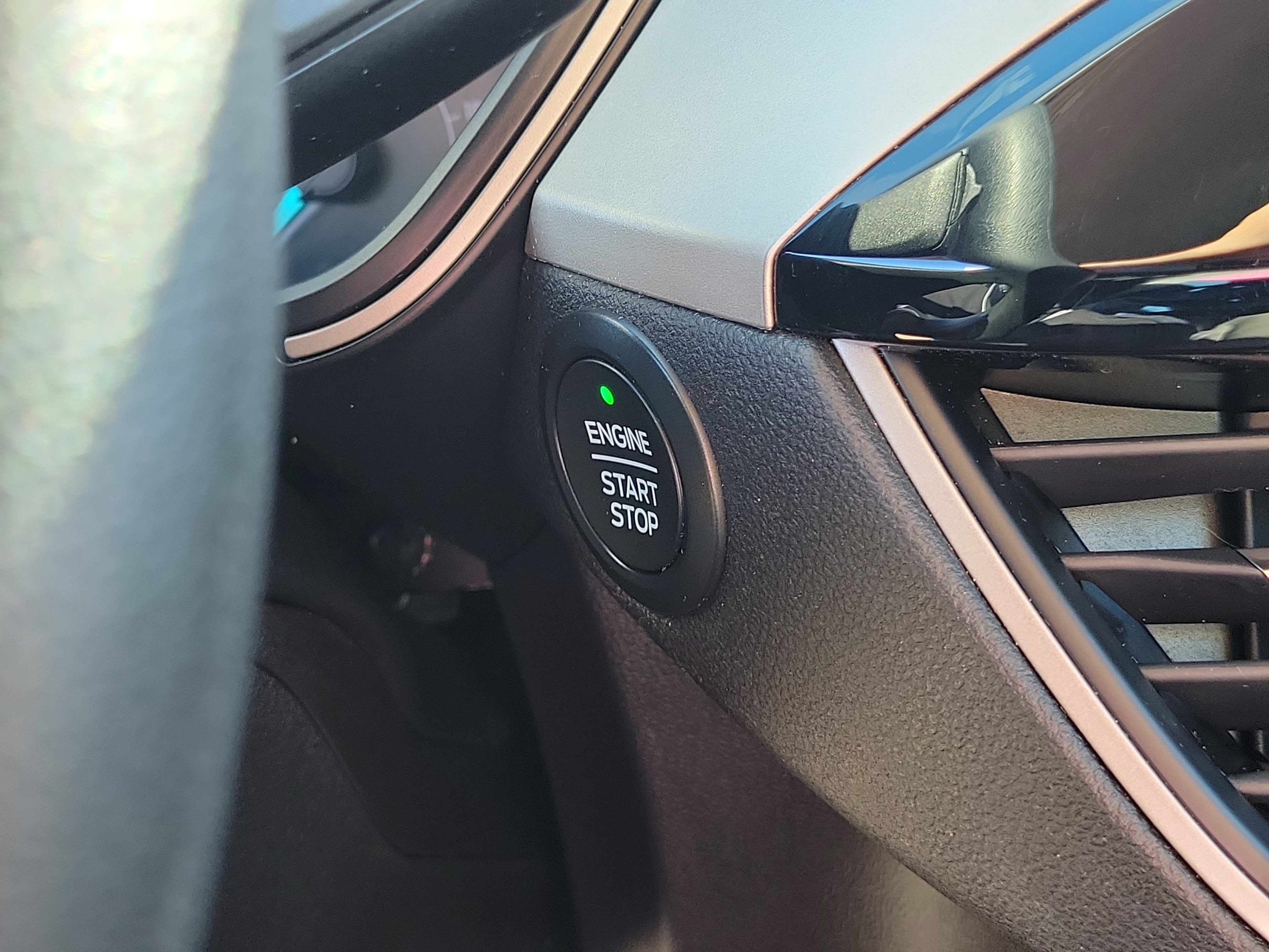 Used 2020 Ford Escape SE AWD/4WD image 29