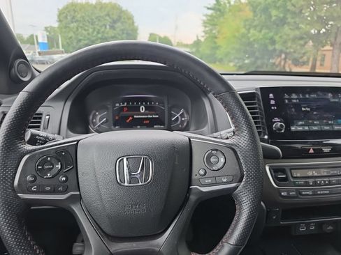 Used 2024 Honda Passport TrailSport image 21