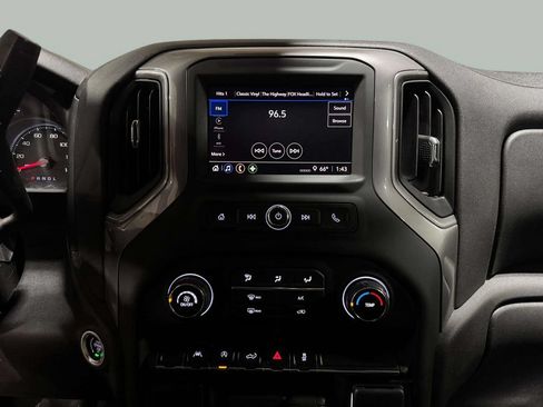 Used 2022 Chevrolet Silverado 1500 Custom AWD/4WD image 6
