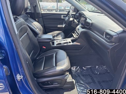 Used 2022 Ford Explorer XLT w/ Equipment Group 202A AWD/4WD image 30