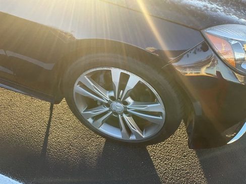 Used 2016 Mercedes-Benz E 350 Sedan image 3