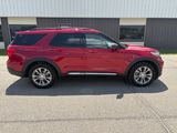 Used 2022 Ford Explorer XLT w/ Equipment Group 202A image 4