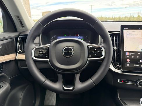 New 2026 Volvo XC90 T8 Plus w/ Protection Package Premier AWD/4WD image 11