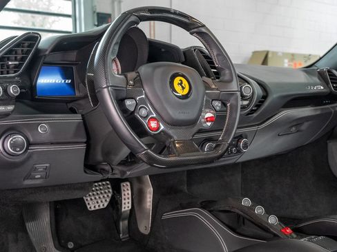 Used 2018 Ferrari 488 GTB RWD image 22