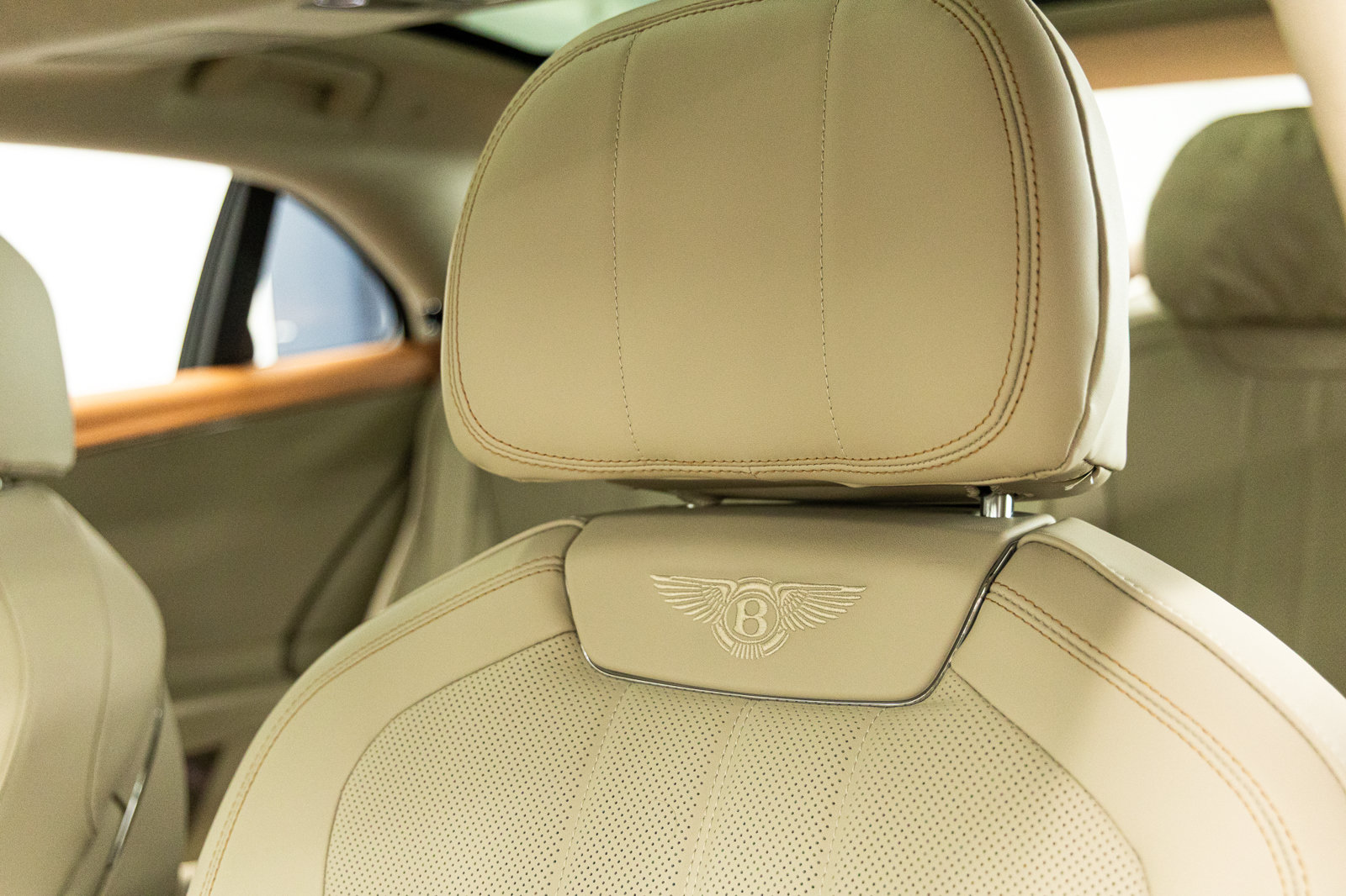 Used 2026 Bentley Flying Spur V8 AWD/4WD image 37
