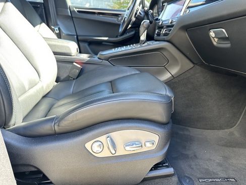 Used 2021 Porsche Macan S image 16