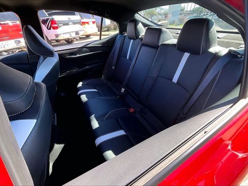 Used 2025 Toyota Camry SE image 18