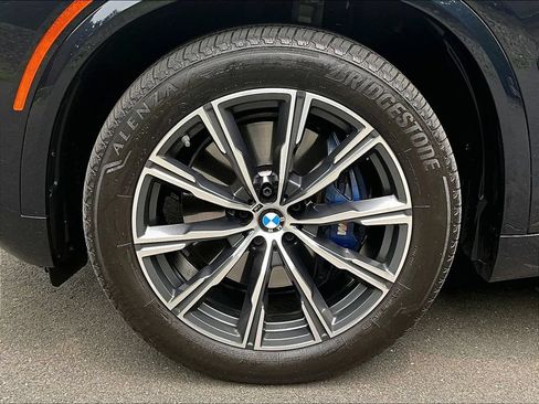 Used 2024 BMW X5 xDrive40i w/ M Sport Package AWD/4WD image 14