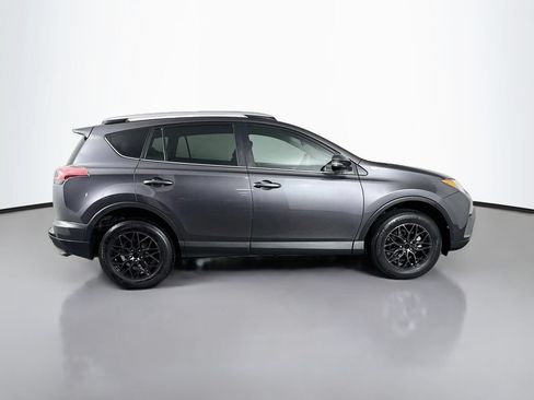Used 2016 Toyota RAV4 XLE AWD/4WD image 4