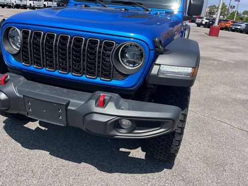 Used 2024 Jeep Wrangler Unlimited Rubicon AWD/4WD image 9
