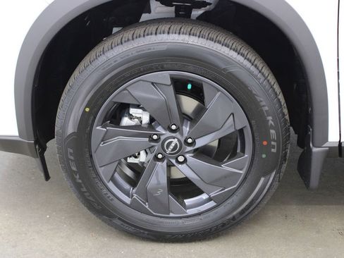 New 2026 Nissan Rogue SV FWD image 26