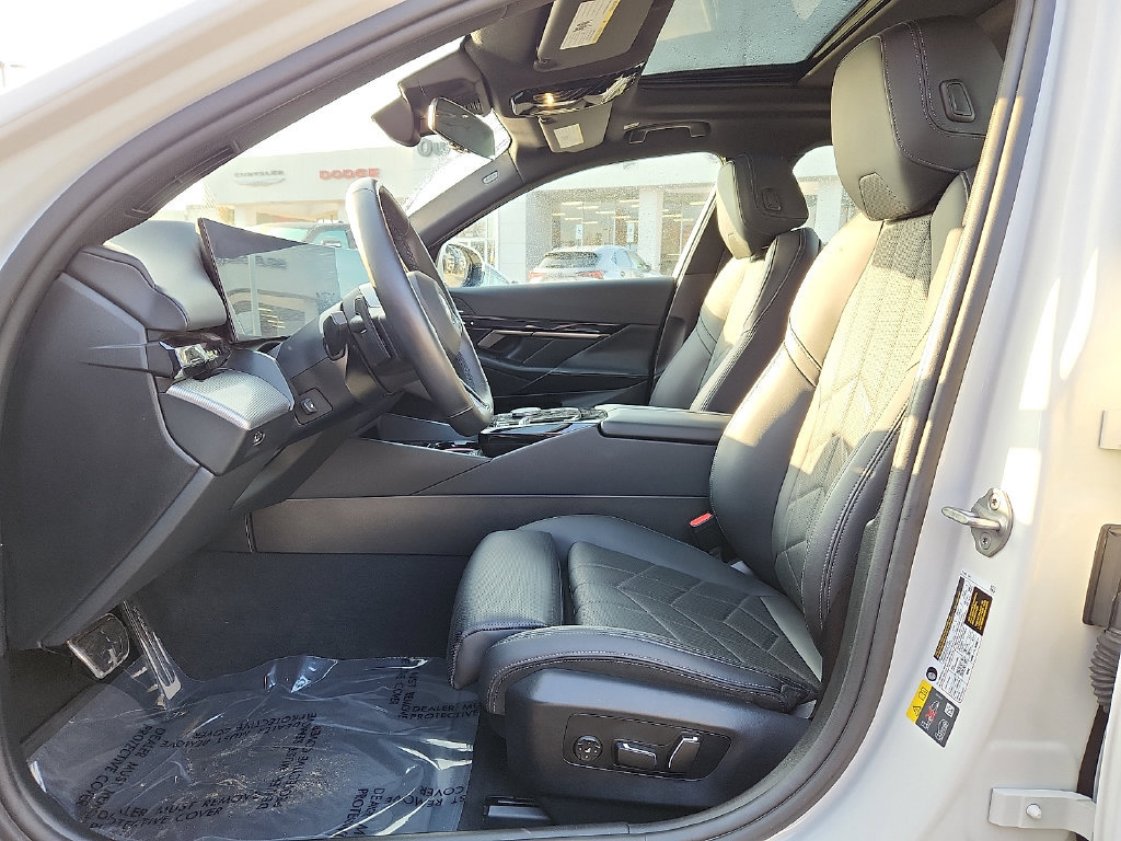 Used 2024 BMW i5 eDrive40i w/ M Sport Package RWD image 13
