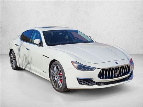 Used 2018 Maserati Ghibli S GranLusso image 3