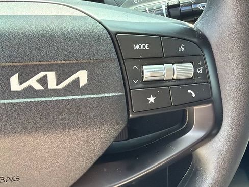 Used 2025 Kia K4 FWD image 25