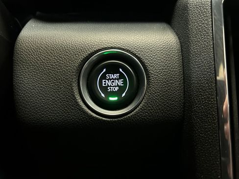 Used 2024 GMC Acadia Elevation image 16