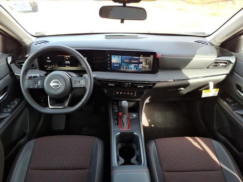 New 2025 Nissan Kicks SR image 7