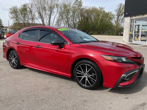 Used 2021 Toyota Camry SE FWD image 10