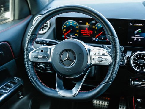 Certified 2022 Mercedes-Benz GLA 250 4MATIC image 13