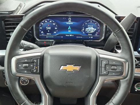 Used 2023 Chevrolet Silverado 1500 LT AWD/4WD image 15
