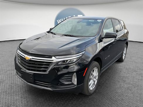 Used 2023 Chevrolet Equinox LT w/ Driver Convenience Package image 8