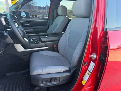 Used 2025 Toyota Tundra SR5 w/ TRD Off-Road Package AWD/4WD image 31