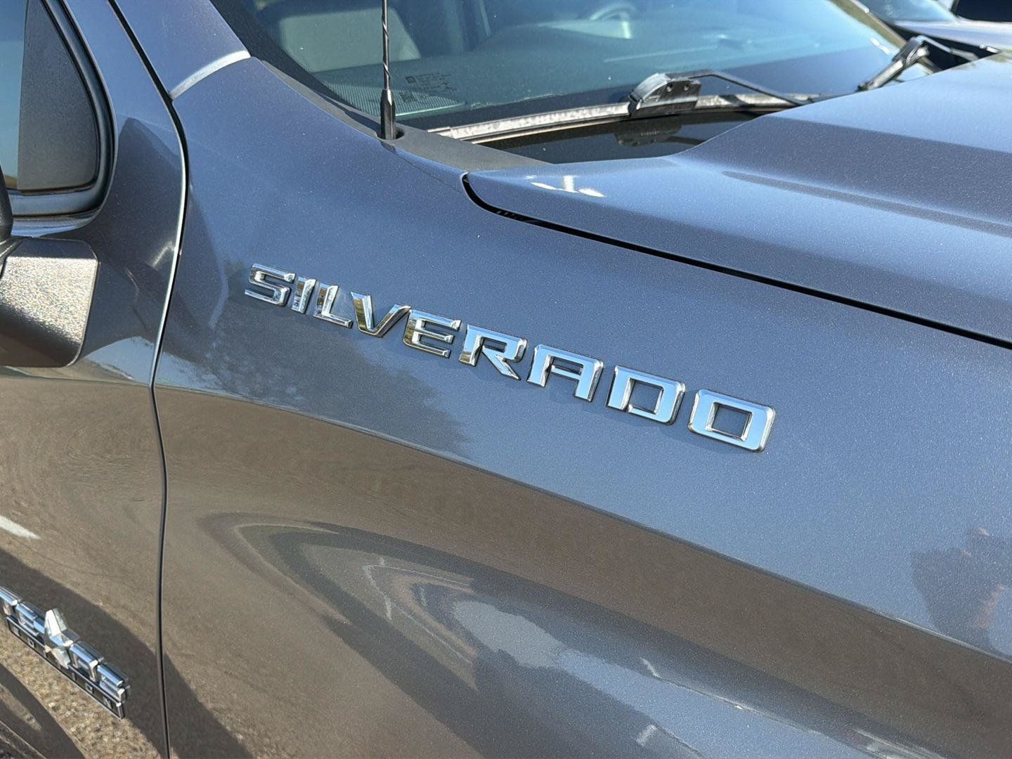 Used 2020 Chevrolet Silverado 1500 LT w/ Texas Edition RWD image 9