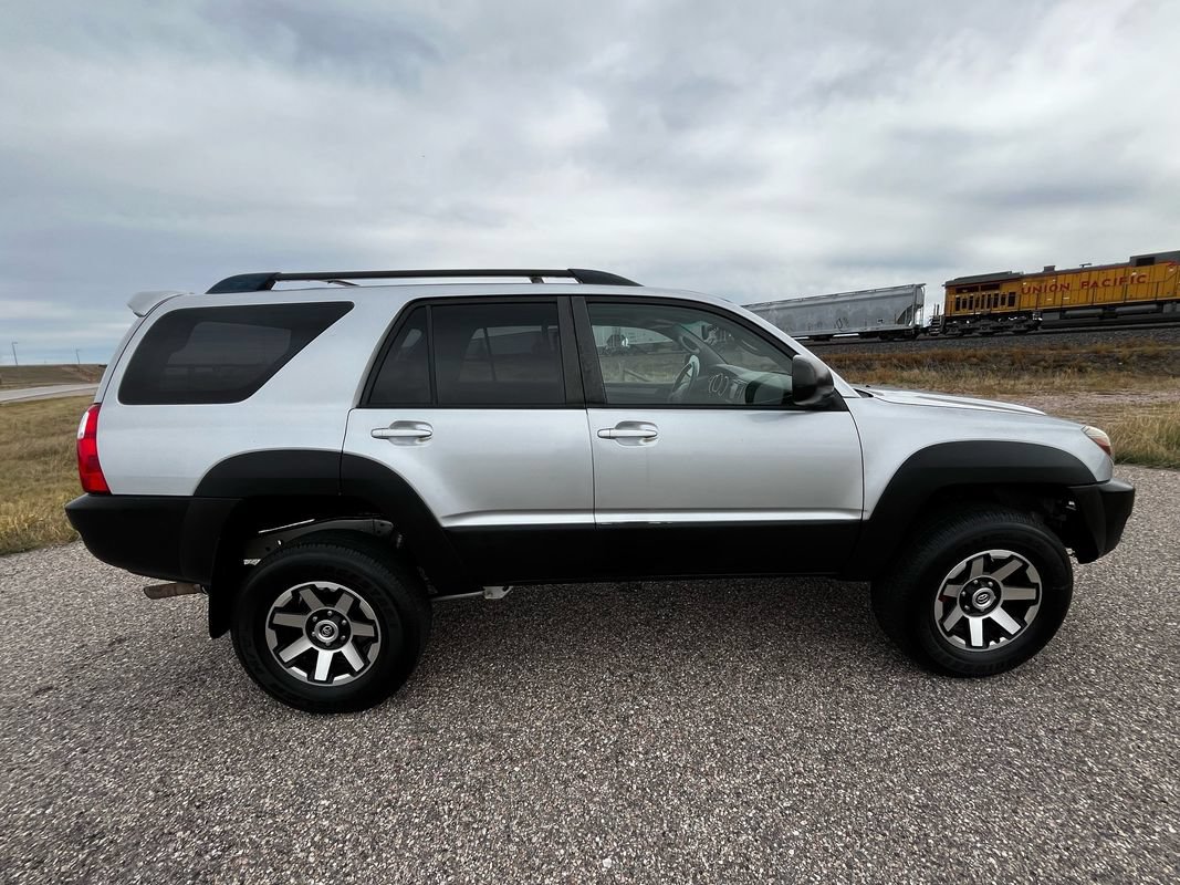 Used 2003 Toyota 4Runner SR5 AWD/4WD image 6