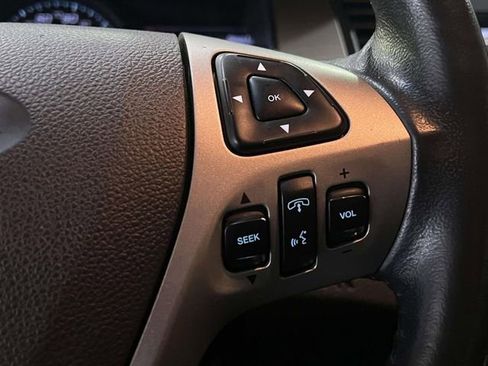 Used 2013 Ford Taurus SEL image 23