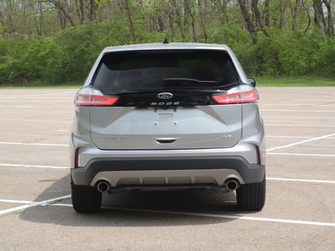 Used 2024 Ford Edge Titanium image 23