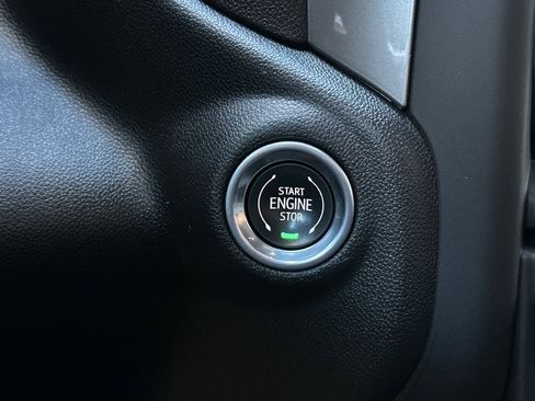 Used 2025 Chevrolet Silverado 2500 Custom w/ Custom Value Package image 20