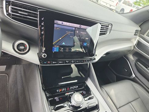 Used 2024 Jeep Wagoneer Series II w/ Convenience Group I AWD/4WD image 32