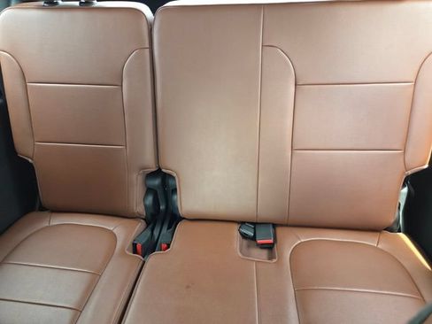 Used 2021 Chevrolet Traverse High Country FWD image 10