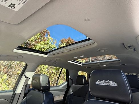 Used 2020 Chevrolet Traverse High Country image 36