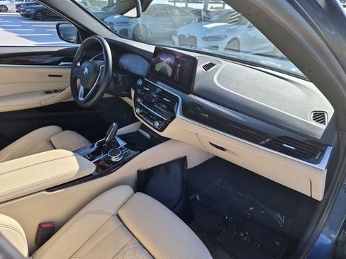 Used 2023 BMW 530i w/ Convenience Package RWD image 23