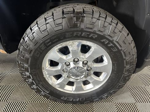 Used 2013 GMC Sierra 2500 Denali w/ Suspension Package, Off-Road AWD/4WD image 28